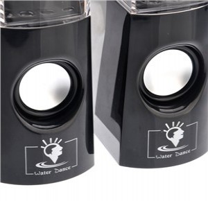 Speakers met water en LEDjes
